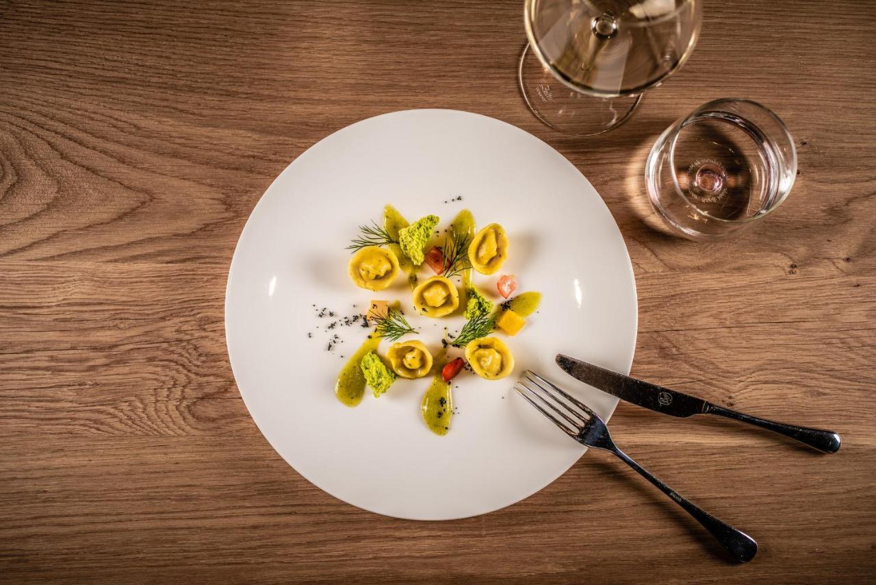 My Arbor - Dolomites Otel Bressanone Dış mekan fotoğraf A plate of tortellini